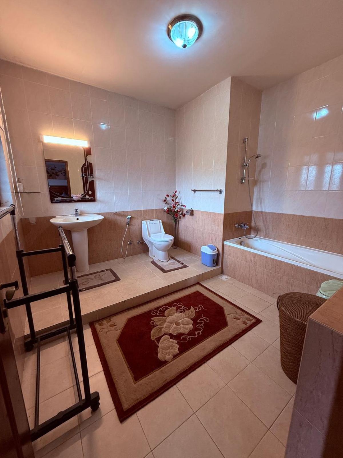 Resident View Homestay Канди Екстериор снимка