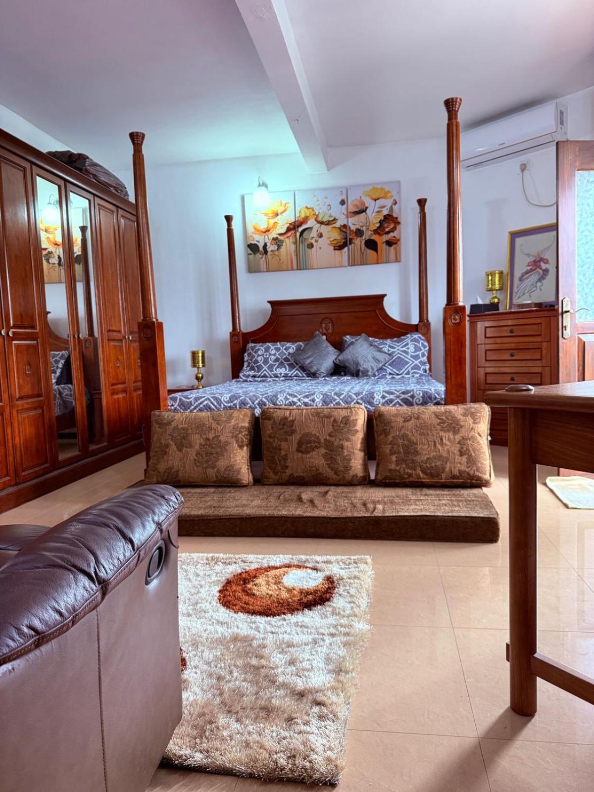 Resident View Homestay Канди Екстериор снимка