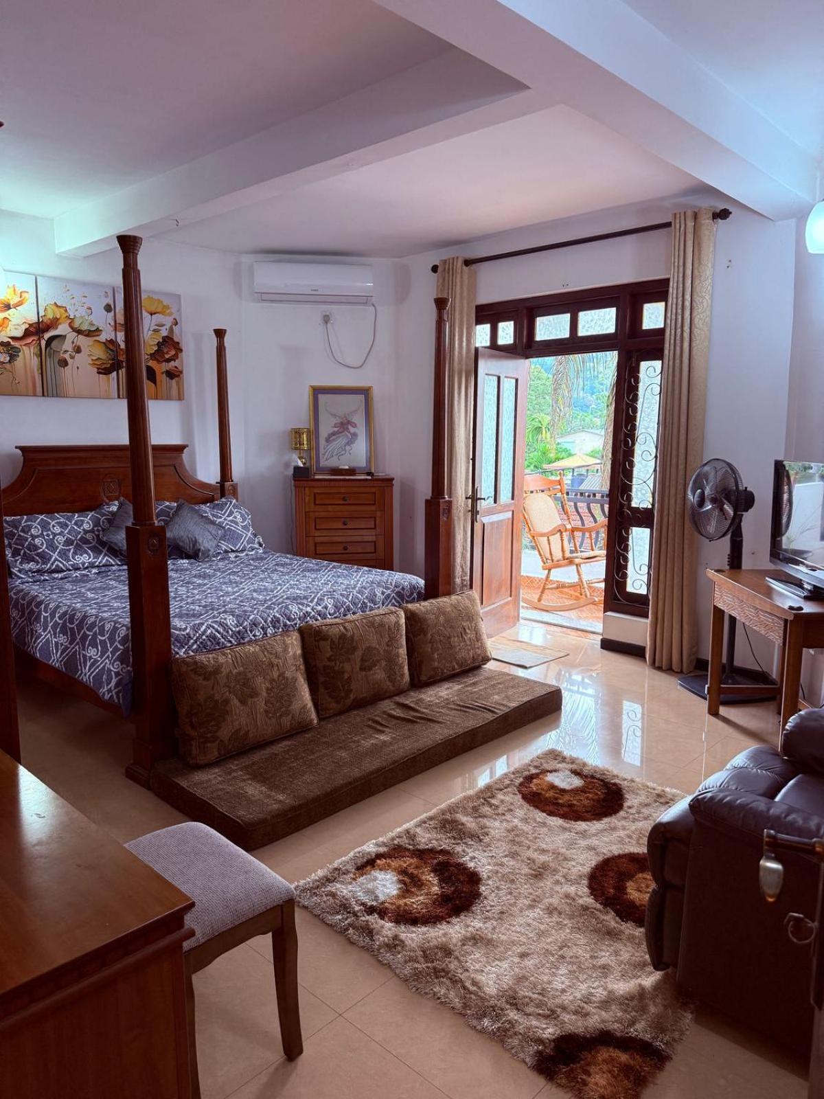 Resident View Homestay Канди Екстериор снимка