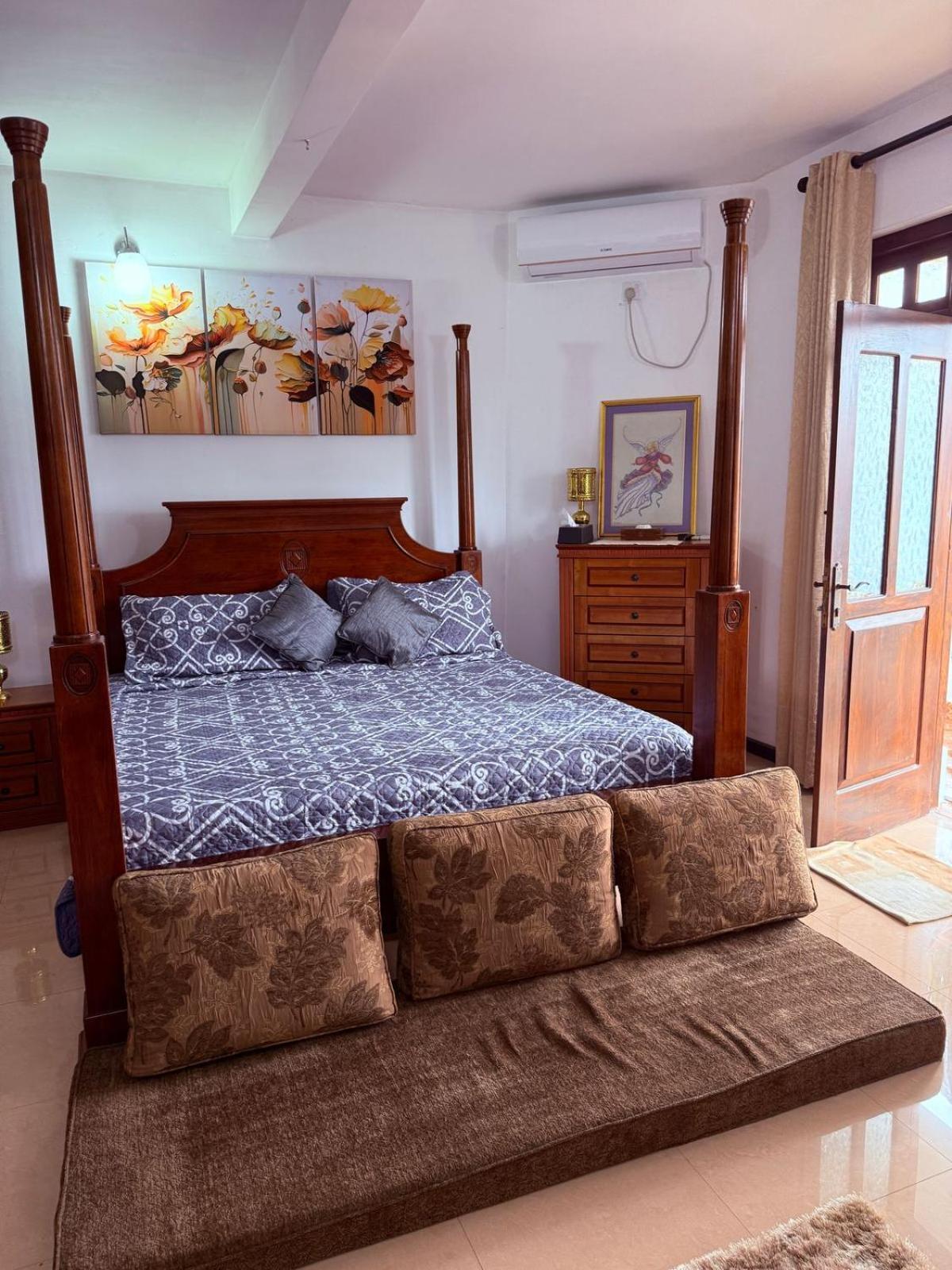 Resident View Homestay Канди Екстериор снимка