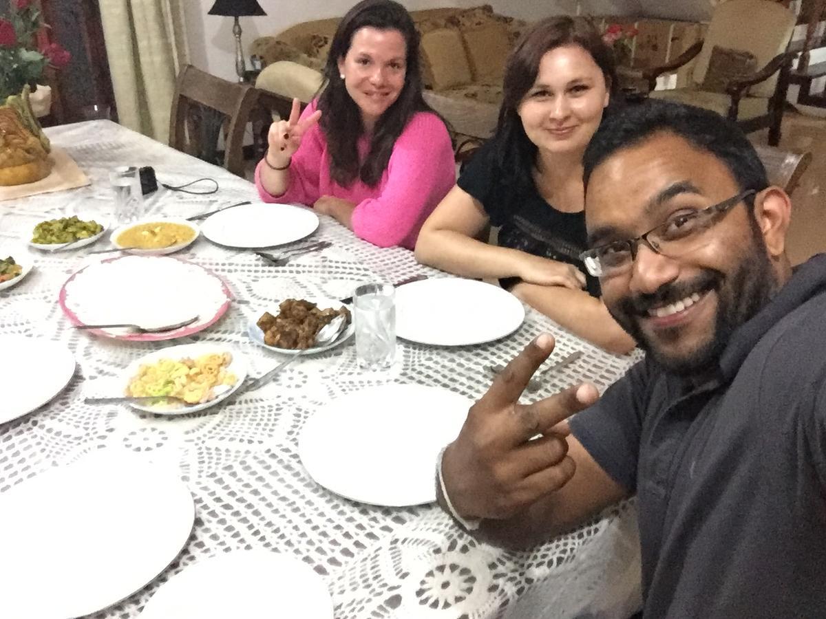 Resident View Homestay Канди Екстериор снимка