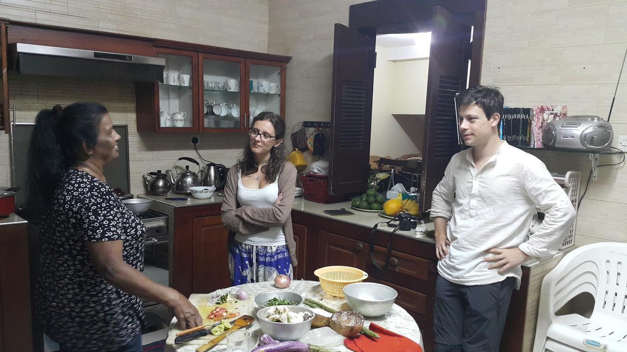 Resident View Homestay Канди Екстериор снимка