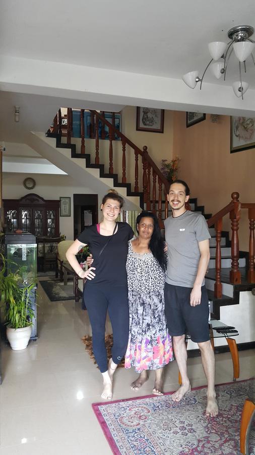 Resident View Homestay Канди Екстериор снимка