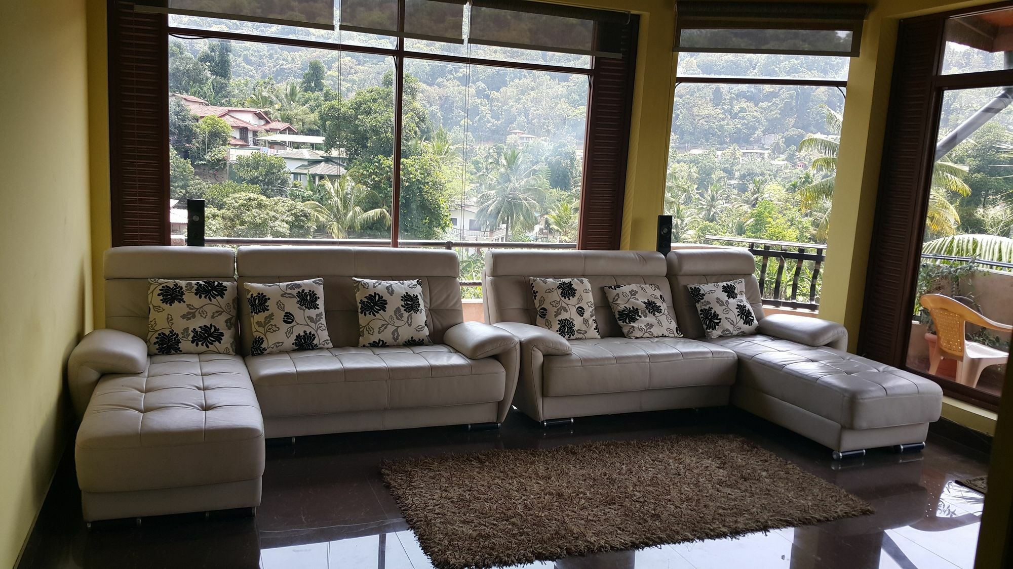 Resident View Homestay Канди Екстериор снимка