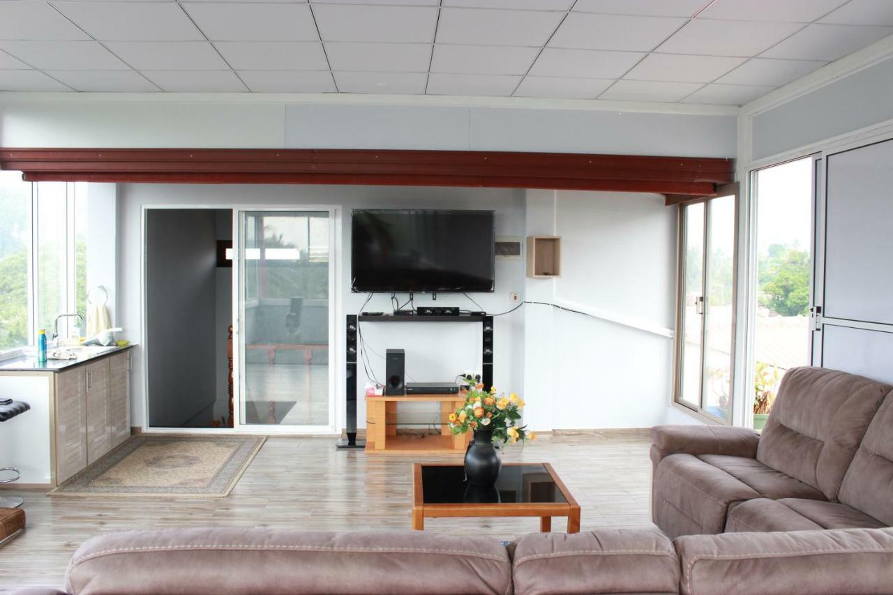 Resident View Homestay Канди Екстериор снимка